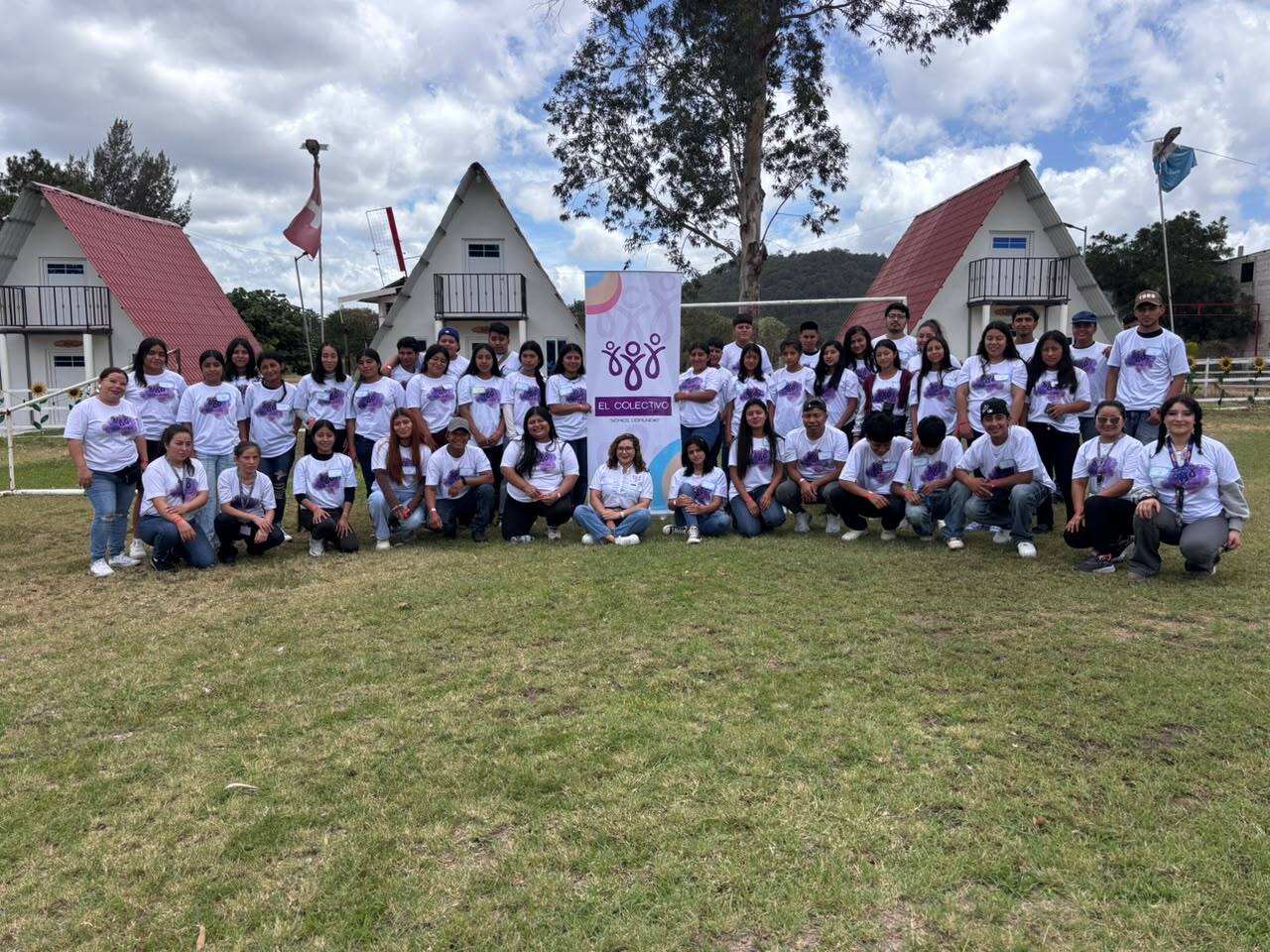 Jóvenes en encuentro del colectivo