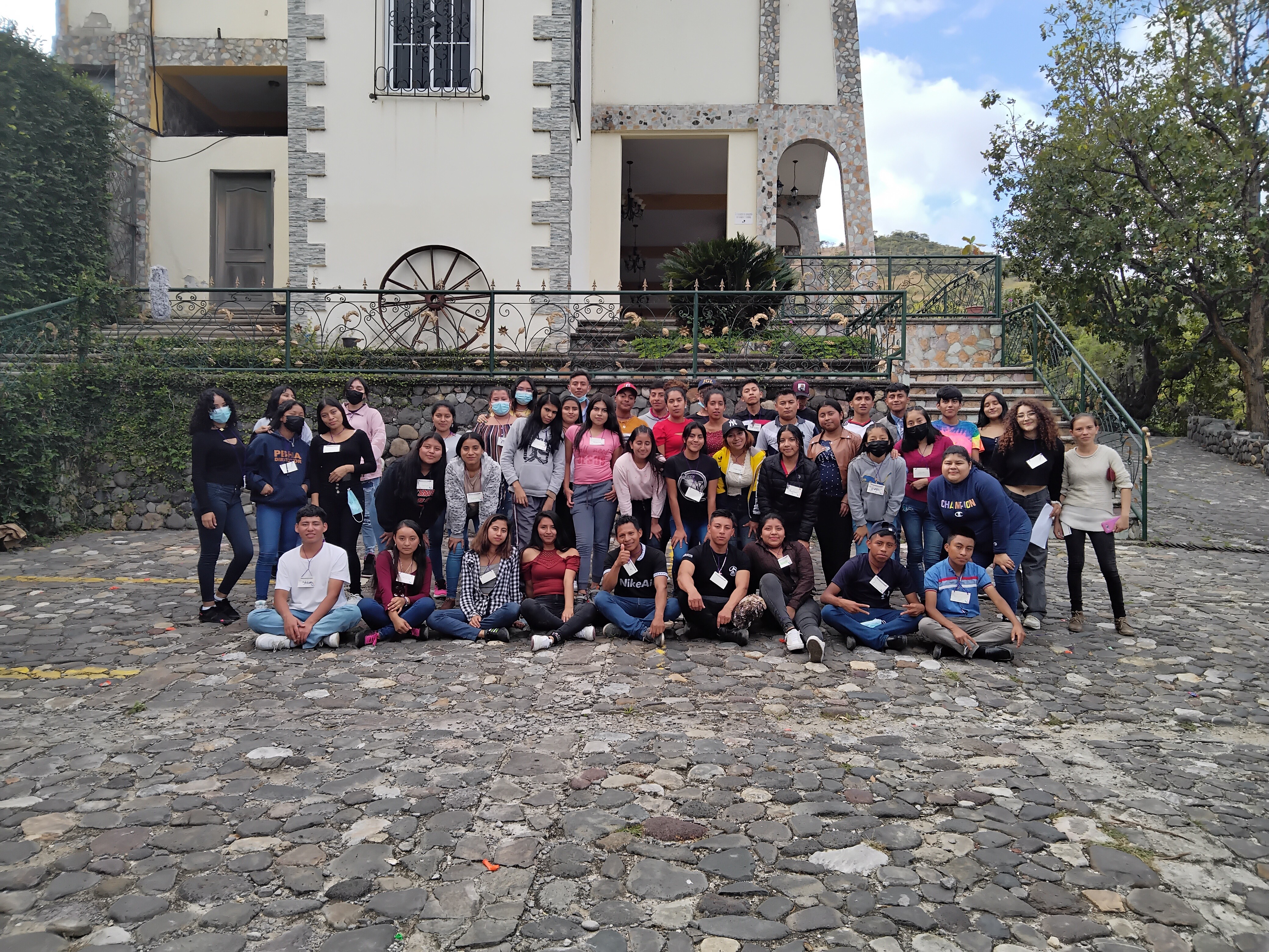 Jóvenes en encuentro del colectivo